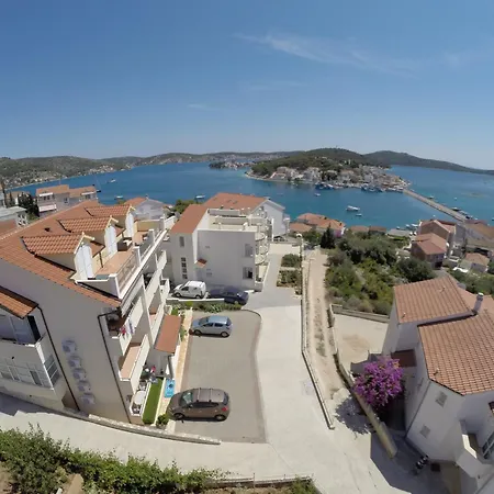 Goles-stunning Sea View Apartment Rogoznica (Sibenik-Knin)